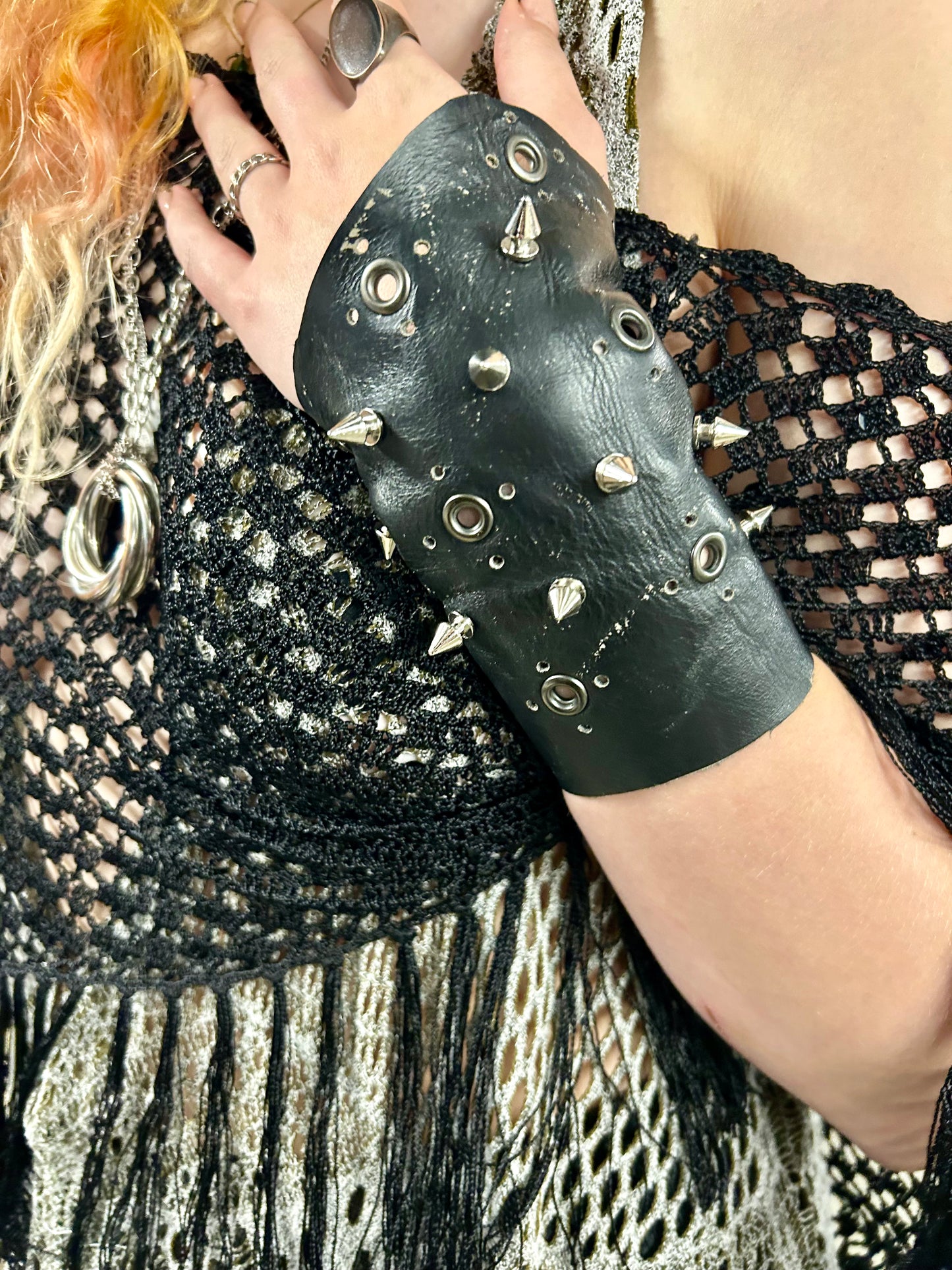 LEATHER KUFF