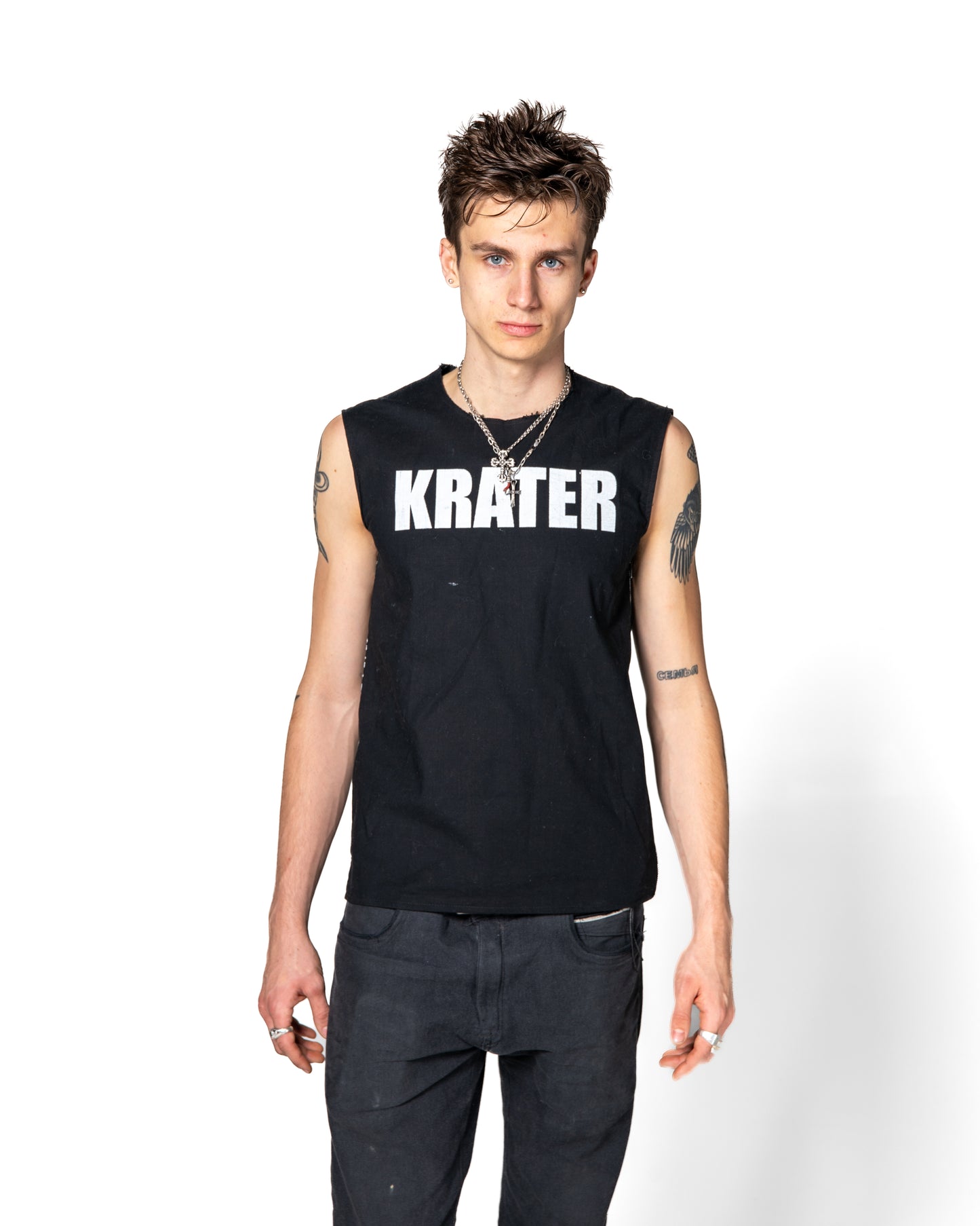 SLEEVELESS COMBAT TEE